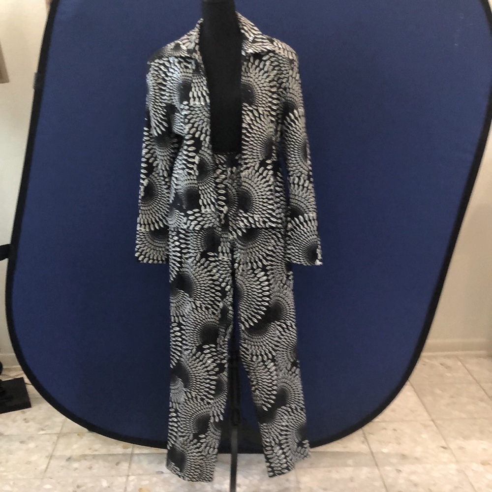 Iridescent black and white jacket and 5 pocket jean style pants w/straight legs